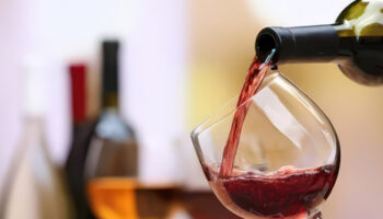 04-10 FREE Friday Wine Tasting 5:00-7:00 pm